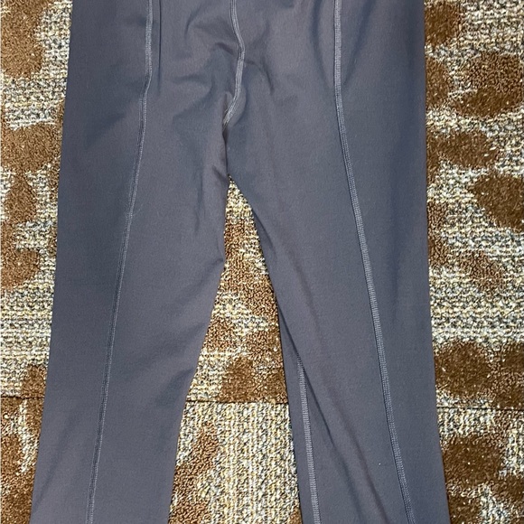 Women’s XS athletic capris (Nike/Under Armour- bundle of 2!) - Picture 3 of 9